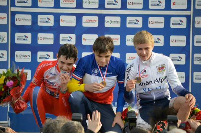 Joffrey Vice Champion de France Cadet en Cyclo Cross 


Podium Joffrey France à Nommay 
Médaille d'Argent 